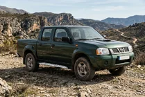 Nissan NP300 1999–2015 Side steps Shining V1 (2 st., aluminium) foto 1