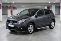 Nissan Qashqai 2010–2014 Side steps Shining V1 (2 st., aluminium) Korte wielbasis foto 1