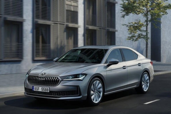 Skoda Superb: overzicht van de vierde generatie van het model