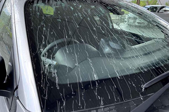 Rain repellent voor de auto: wat is het en hoe gebruik je het