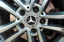Mercedes-Benz Naafdoppen voor velgen 71/75 mm zonder ring (4 stuks, zwart V3) foto 1