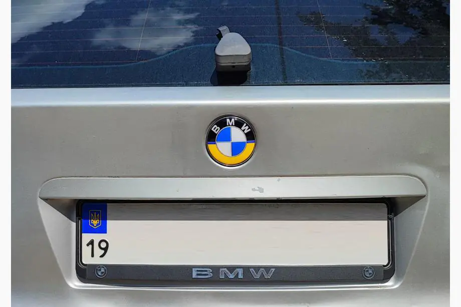 BMW 5 Serie E34 1988–1995 Embleem 82 mm (UA-Style) Foto 1