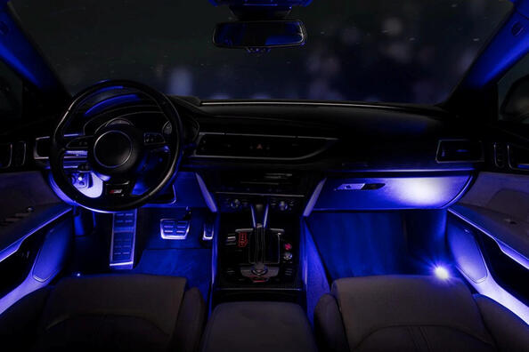 Zo kies je de lichtkleur voor het auto-interieur