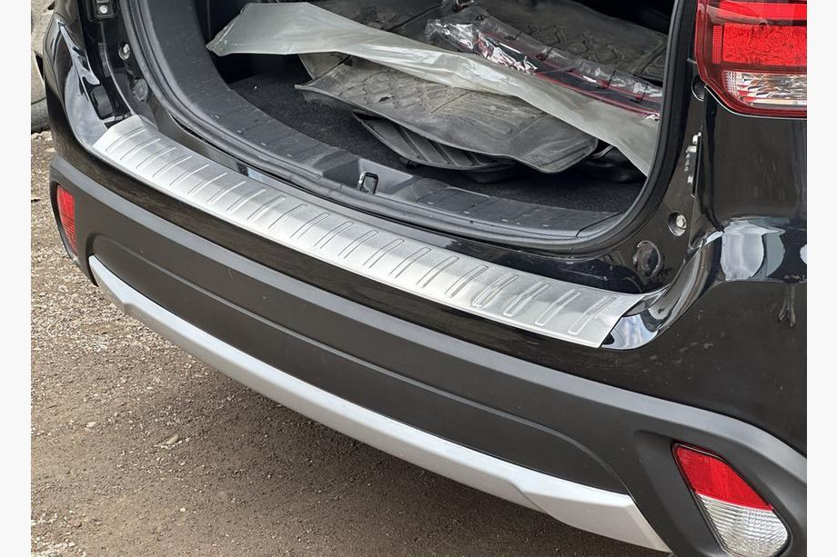 Mitsubishi Outlander 2012–2021 RVS achterbumperbeschermer 2015-2021 Carmos (RVS) Image