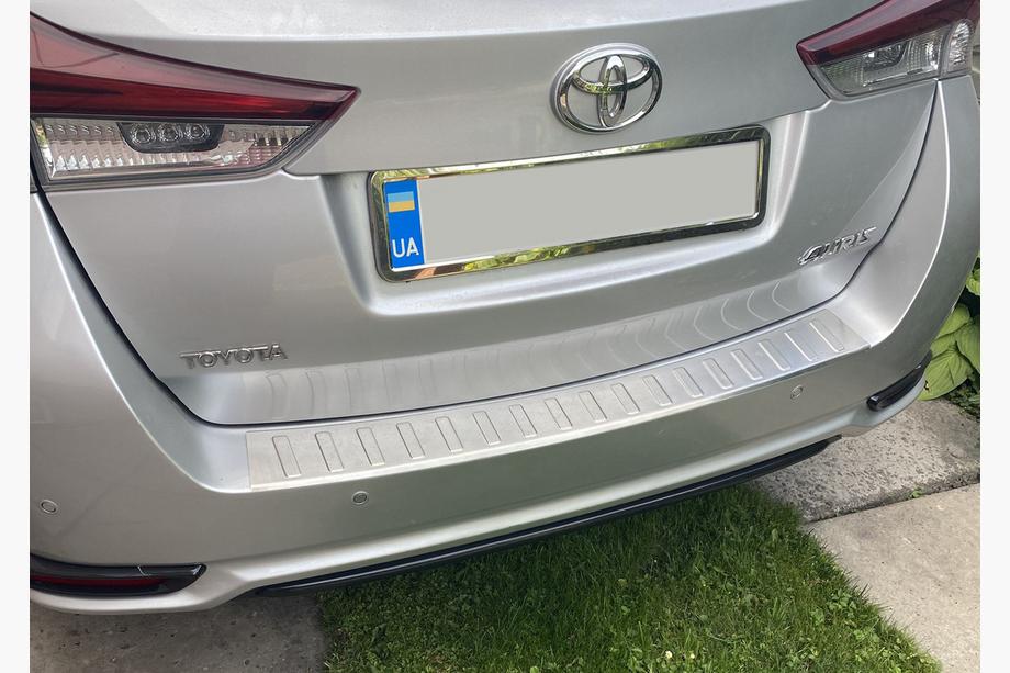 Toyota Auris 2012–2018 RVS achterbumperbeschermer Carmos (SW) Foto 5