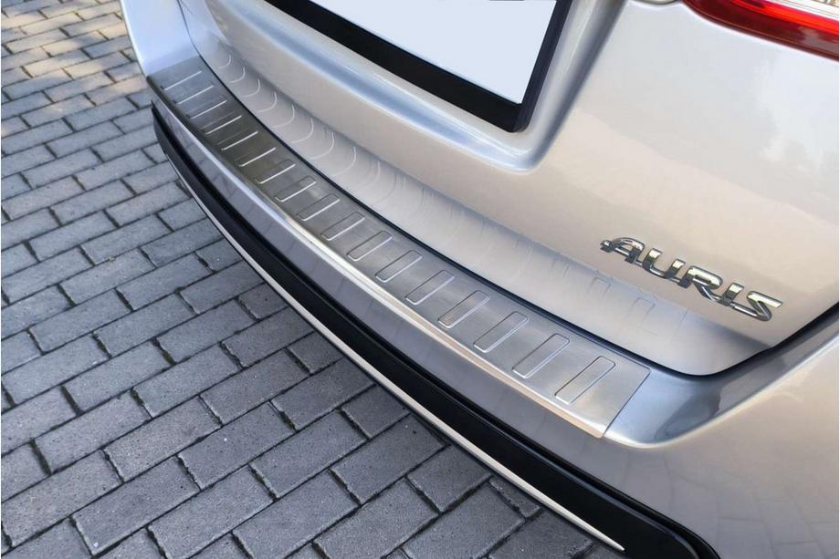 Toyota Auris 2012–2018 RVS achterbumperbeschermer Carmos (SW) Foto 8
