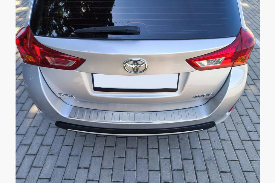 Toyota Auris 2012–2018 RVS achterbumperbeschermer Carmos (SW) Foto 3