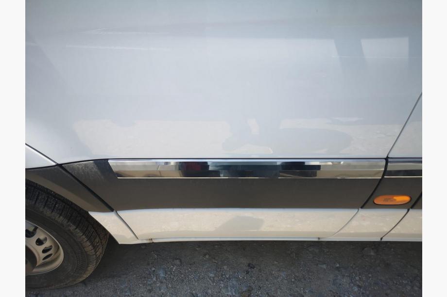Mercedes Sprinter W907/W910 2018– Deurlijsten rvs (10 stuks) (ExtraLong) Image