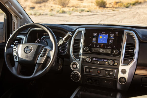Nissan Titan van de tweede generatie: review van de pick-up Foto 5