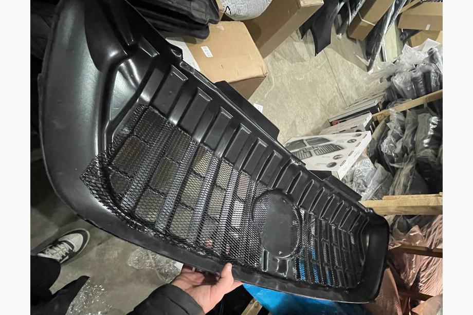 Mercedes Sprinter W907/W910 2018– Voorgrille Chrome Eco (budget sierlijst) Foto 4