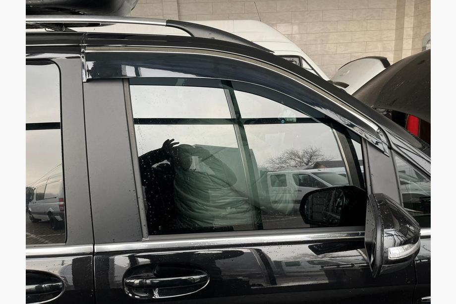 Mercedes Vito/V-klasse W447 2014– Raamwindschermen met chromen sierstrip (2 stuks, Niken Future) Foto 2