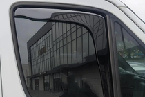 Mercedes Sprinter W906 2006–2018 Raamwindschermen (inbouw) Niken Luxury (2 st.) foto 1