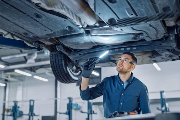 Handige tips voor onderhoud van de auto-onderkant