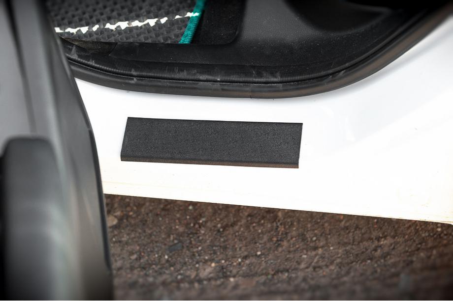 Honda eNP1 2022– ABS instaplijsten DDU (4 stuks, kunststof) Foto 3