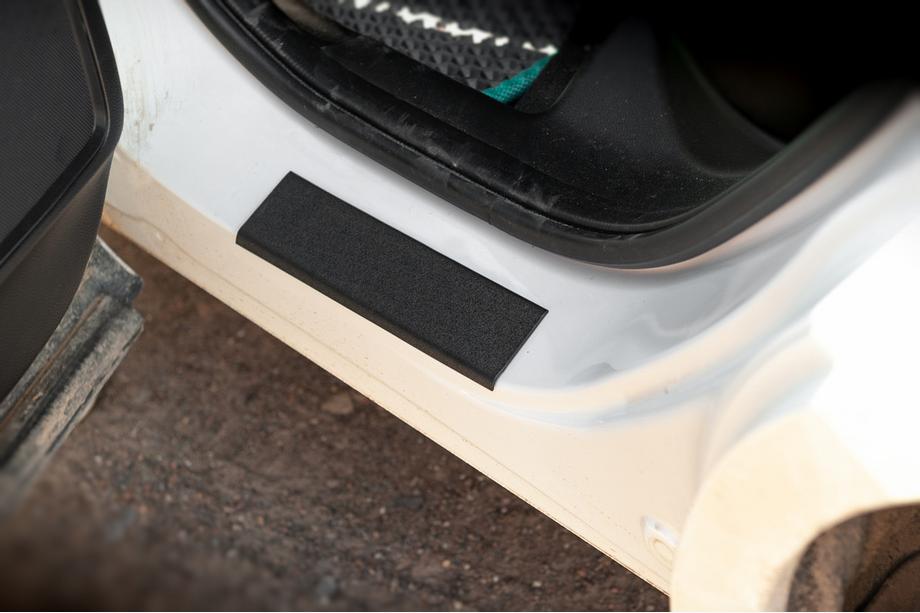 Honda eNP1 2022– ABS instaplijsten DDU (4 stuks, kunststof) Foto 5