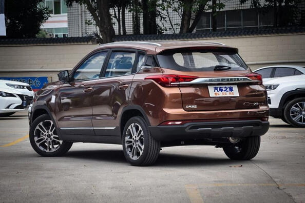 BAIC X3 van de tweede generatie: compacte, stijlvolle crossover Foto 3