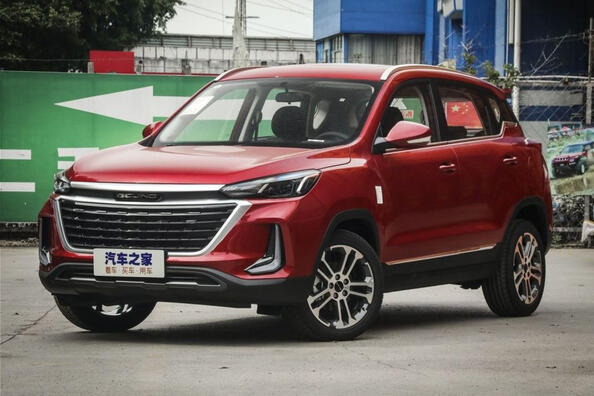 BAIC X3 van de tweede generatie: compacte, stijlvolle crossover Foto 4