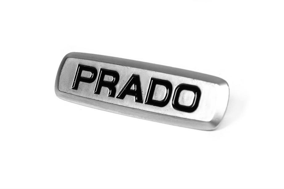 Toyota Prado aluminium embleem voor matten (1 st.) Foto 2