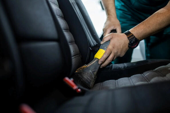 Wat is het verschil tussen auto-interieurreiniging en gewone reiniging? Foto 1