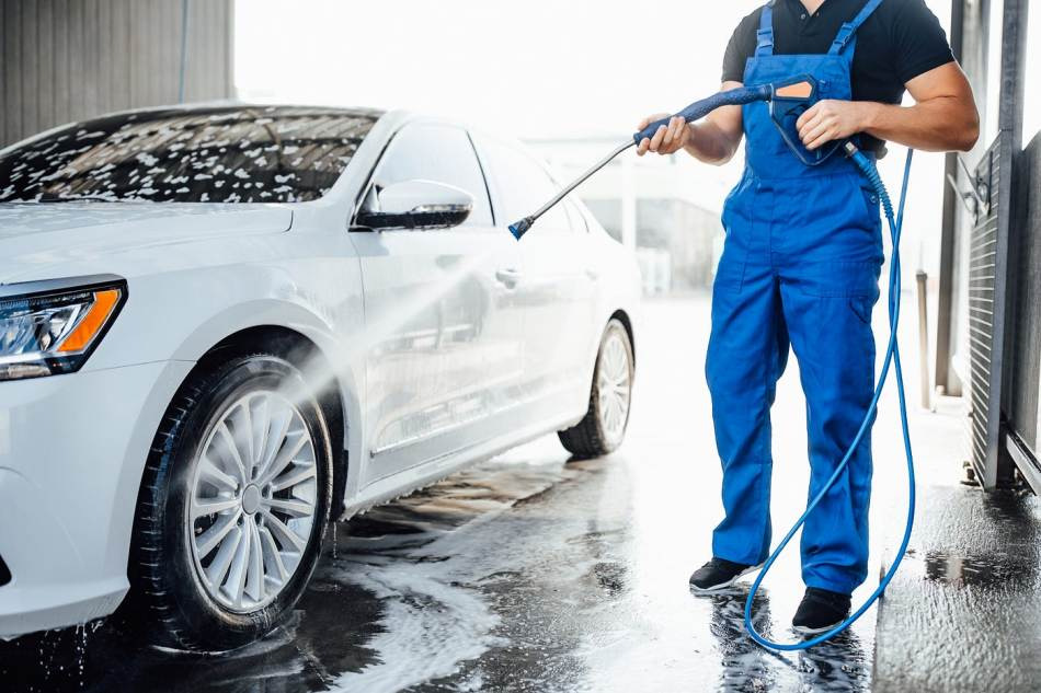 Voor- en nadelen van contactloze autowasstraten