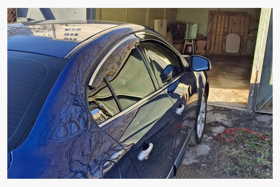 Renault Fluence 2009–2016 Raamwindschermen met chromen sierlijst (set van 4, Niken) Foto 3