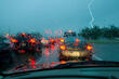 Als onweer je in de auto overvalt: wat moet je doen? foto 1