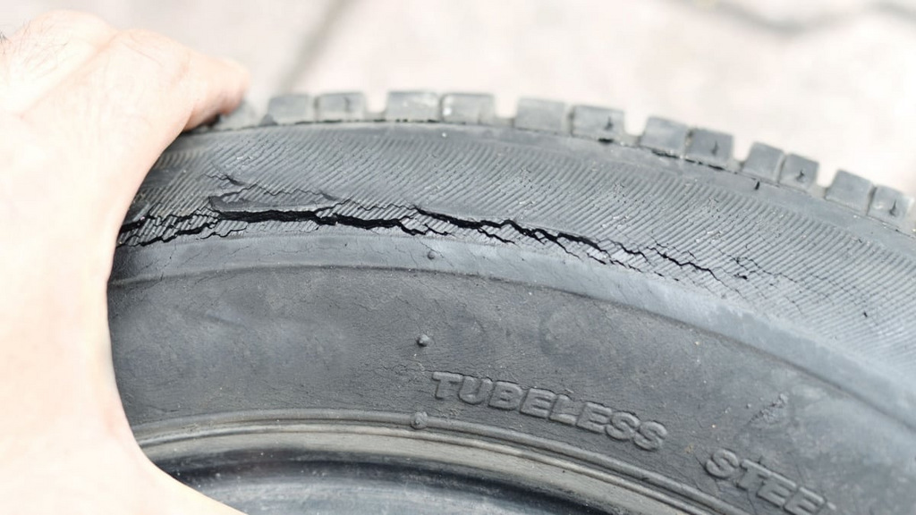 Scheuren in banden: reden tot alarm of niet?