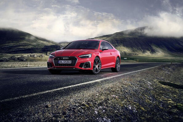 Review van de high-performance Audi S5 Coupe