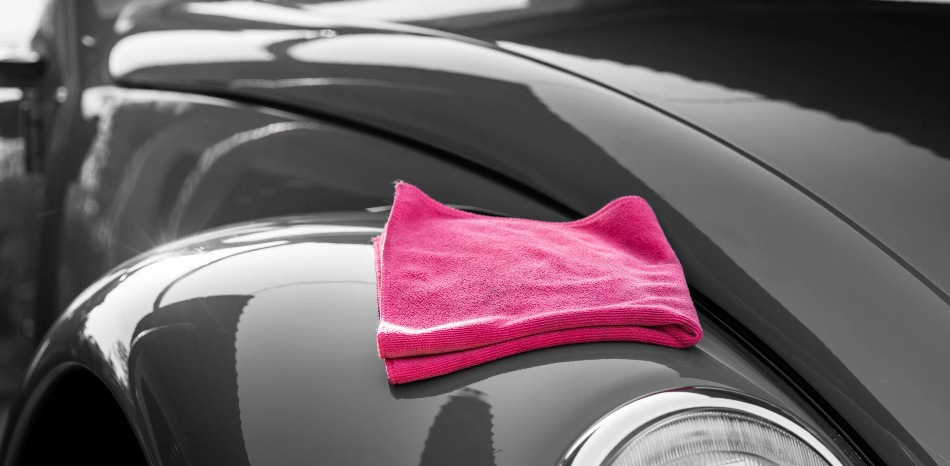 Zo herstel je de laklaag van de autocarrosserie