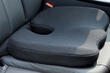 Zo kies je een orthopedisch zitkussen voor in de auto foto 1