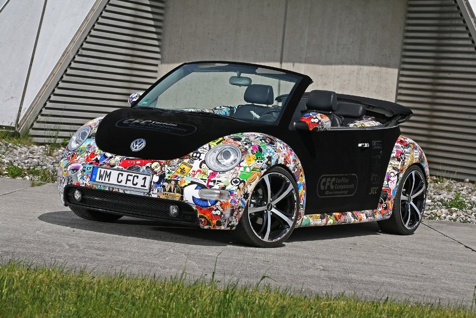 Stickerbombing op je auto: kleurrijke uitdaging of wansmaak?