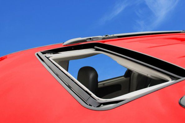 Kun je zelf een schuifdak in je auto installeren?
