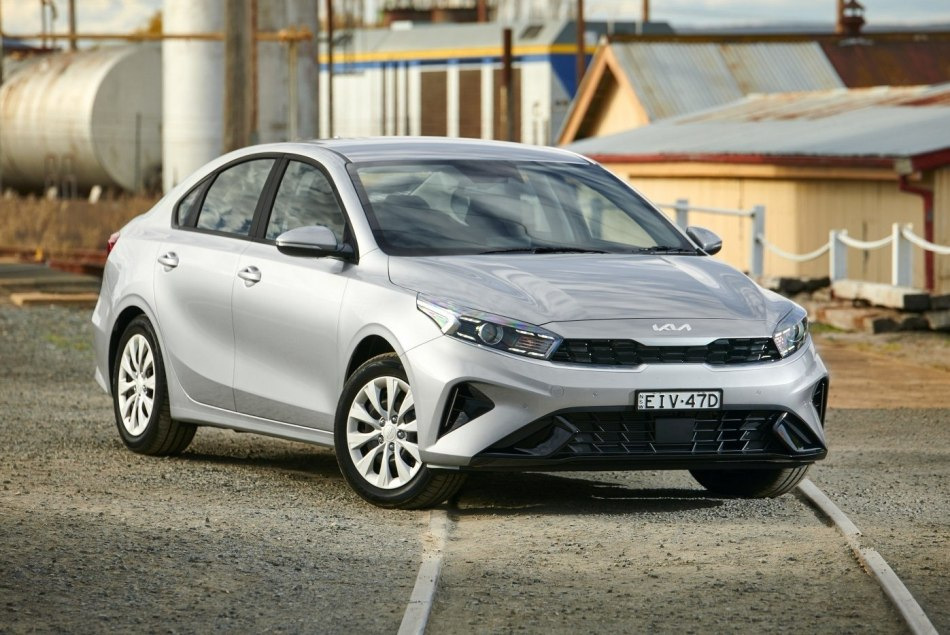 Review van de stijlvolle en praktische stadssedan KIA Cerato
