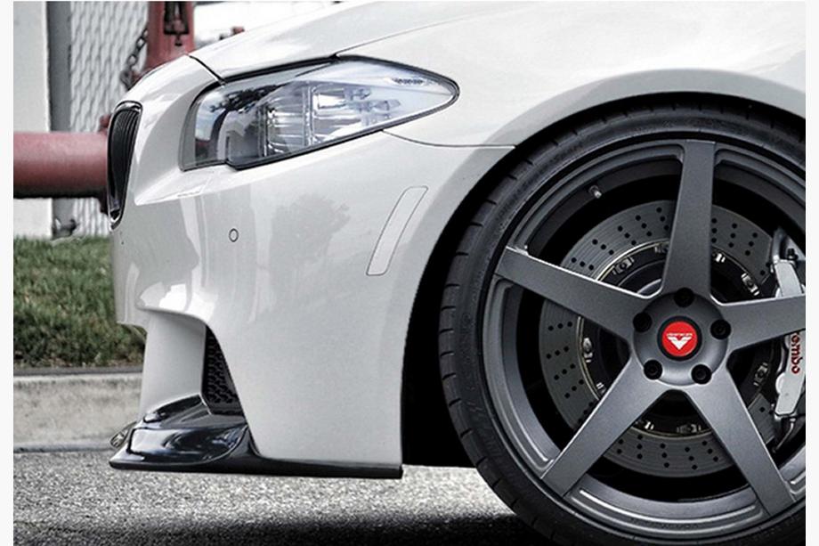 BMW 5 Serie F10/F11 2010–2016 Frontbumper lip spoiler DPT Lip V-3 (voor M-Performance, hoogglans zwart) Foto 6