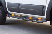 Mitsubishi L200 2015–2024 Dakar V1 zijsteps met LED (2019+, 2 stuks, metaal) foto 4