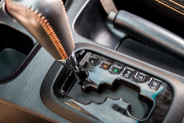 Zo bespaar je brandstof met een auto met automaat