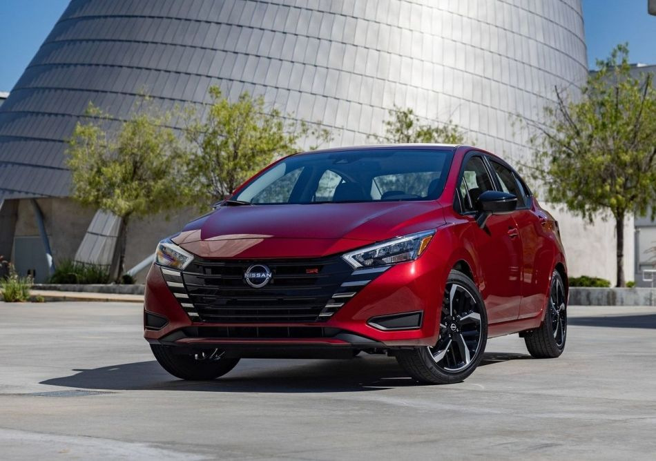 Review van de vernieuwde Nissan Versa-sedan
