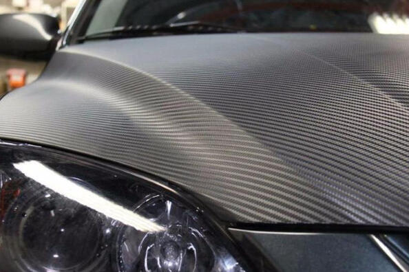 Carbonfolie zelf van je auto verwijderen: praktische tips