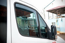 Mercedes Sprinter W906 2006–2018 Raamdeflectors, inbouw (semi-transparant, 2 st., Cagatay) foto 5