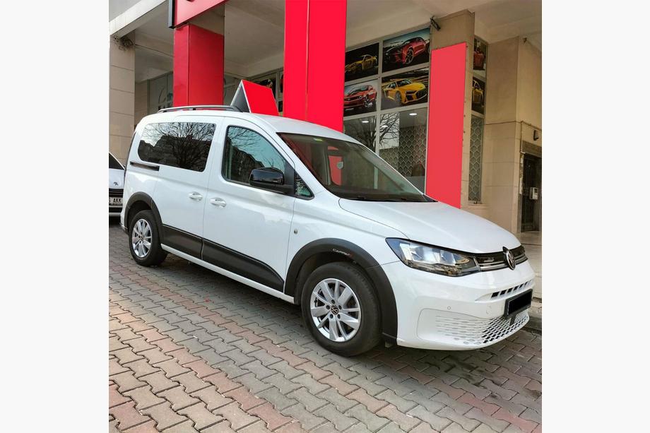 Volkswagen Caddy 2020– Set sierlijsten en wielkastverbreders 2 deuren, lange wielbasis Image