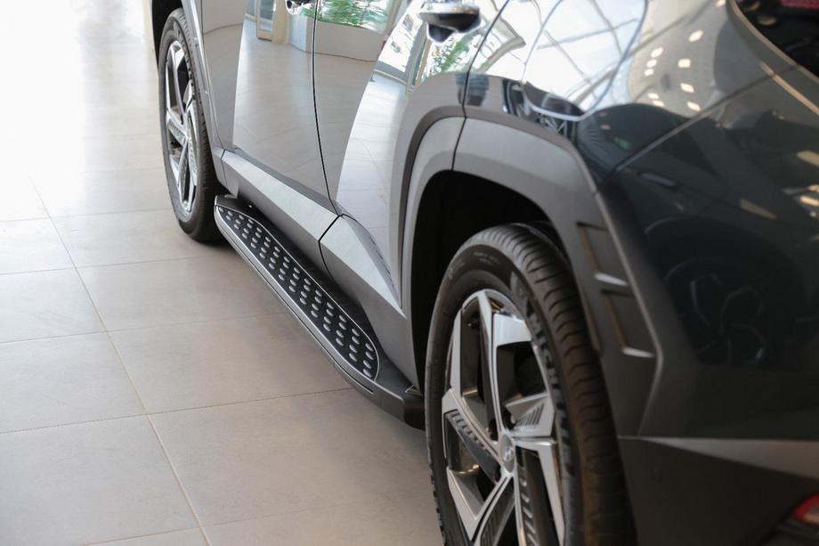 Hyundai Tucson NX4 2021– Sidesteps Shining Black (2 st., aluminium) Foto 1