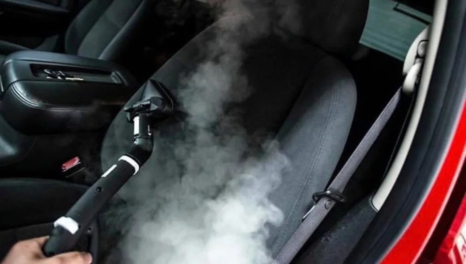 Auto ozonbehandeling: onaangename geuren verwijderen