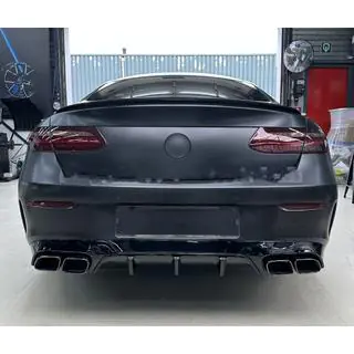 Achterdiffuser Black met uitlaateindstukken Black (AMG63 Design)