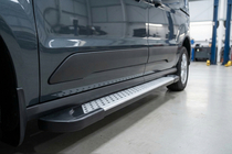 Ford Connect 2021– Side steps Allmond Grey (set van 2, aluminium) foto 2