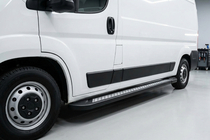 Opel Movano 2021– Side steps New Vision Black (2 stuks, aluminium) foto 1