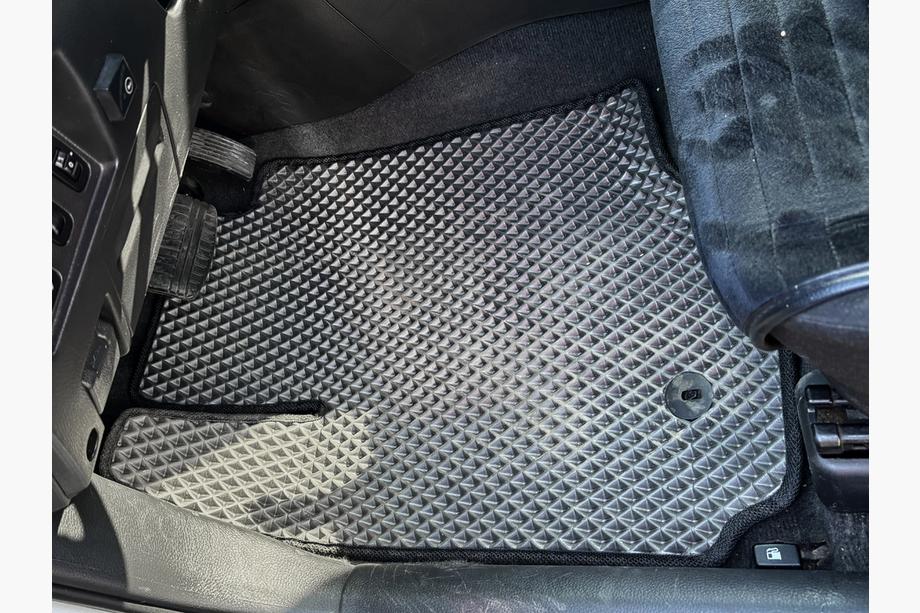 Mitsubishi Outlander 2001–2006 EVA automatten (zwart) Image