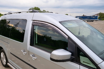 Volkswagen Caddy 2004–2010 Raamwindschermen met chromen sierlijst Niken Luxury (2 stuks) foto 1