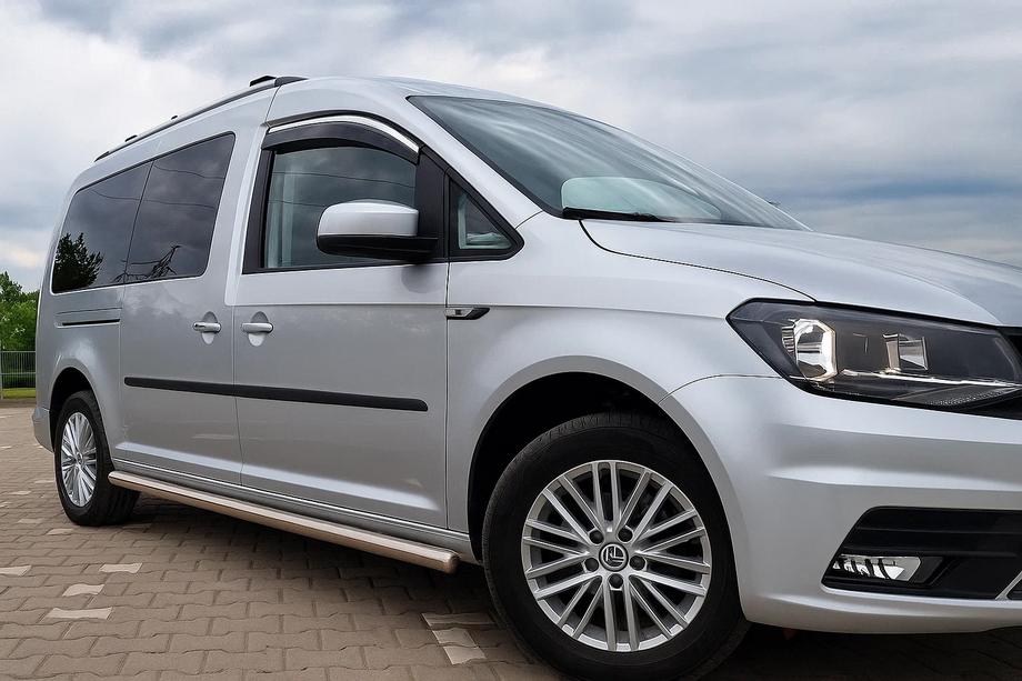 Volkswagen Caddy 2015–2020 Raamwindschermen met chromen sierlijst Niken Luxury (2 stuks) Image
