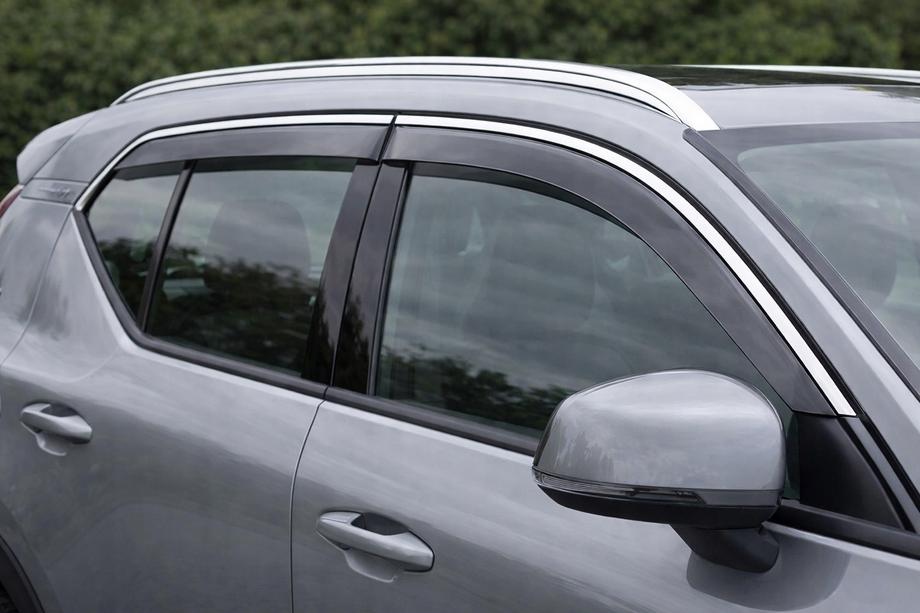 Volvo XC40 2018– Windschermen met chromen sierlijst Niken Luxury (4 stuks) Image