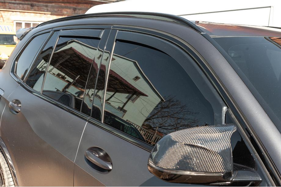 BMW X5 G05 2019–2026 In-channel raamdeflectoren Niken Luxury (4 stuks) Image